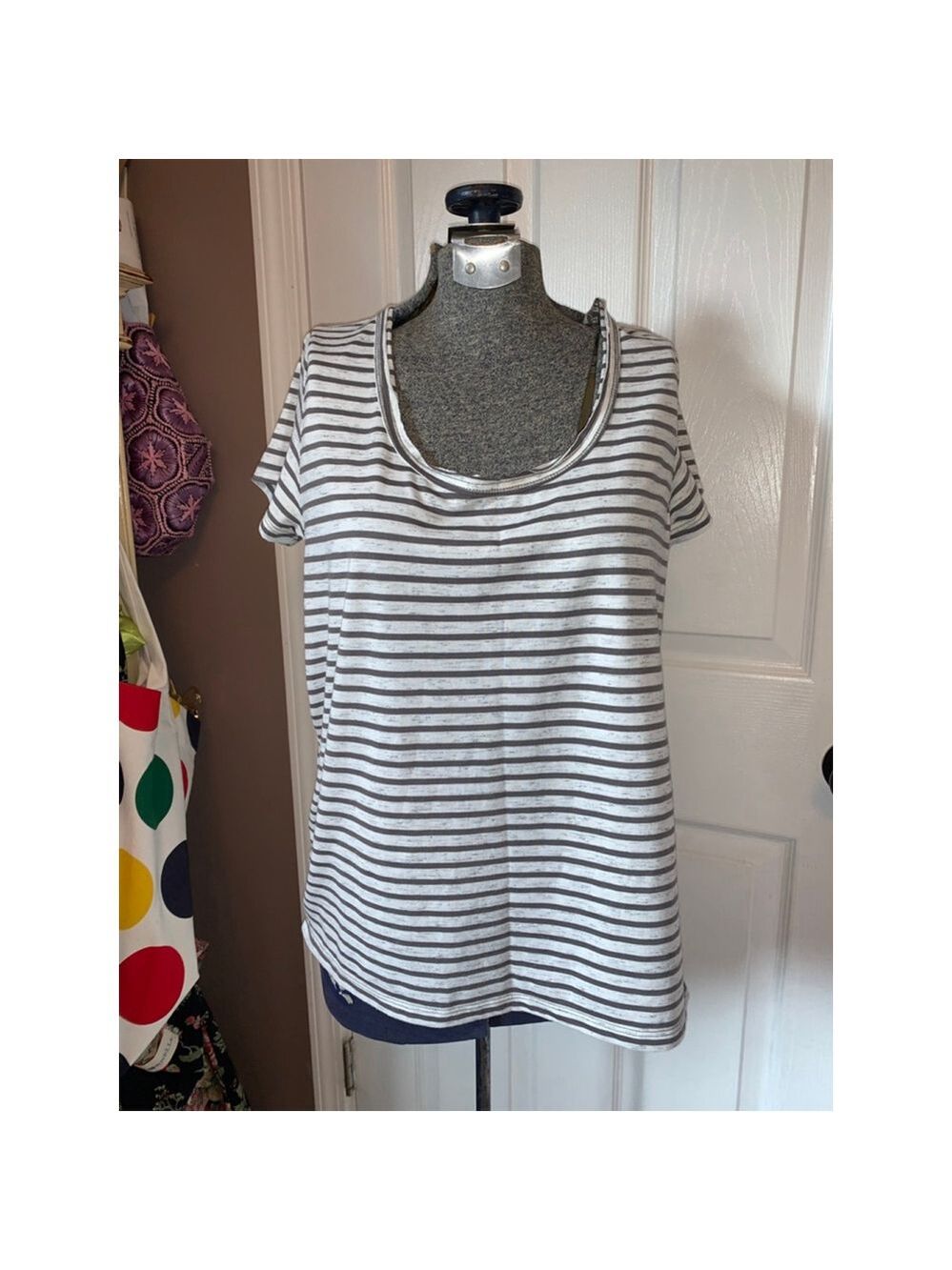 Women's Calvin Klein Performance White Gray Striped Short Sleeve Tee M
